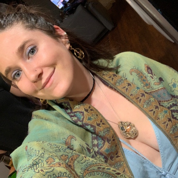 Meet your Posher, Marnie - Picture 3 of 3